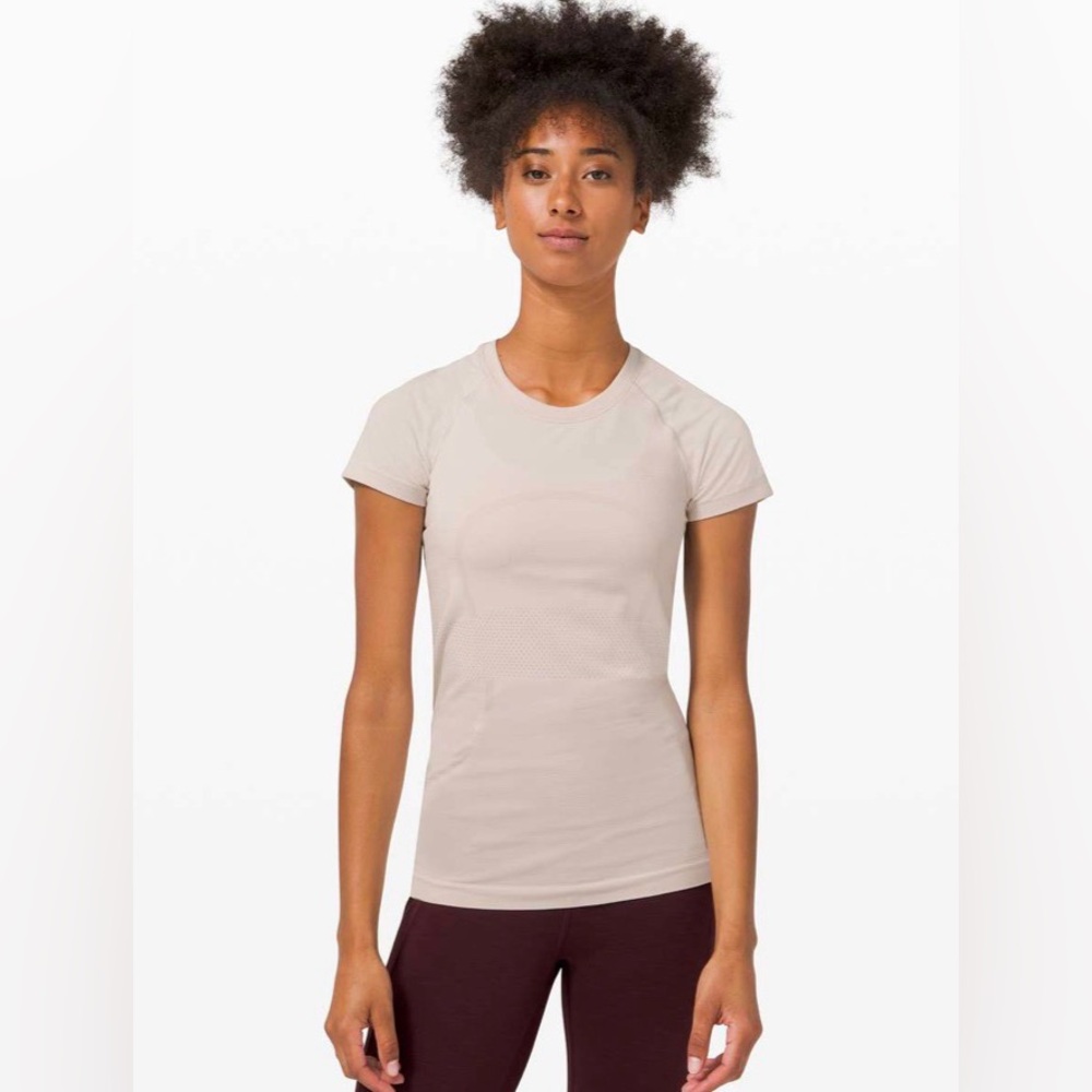 Lululemon Swiftly Tech Short Sleeve 2.0 *Cool- Size 4